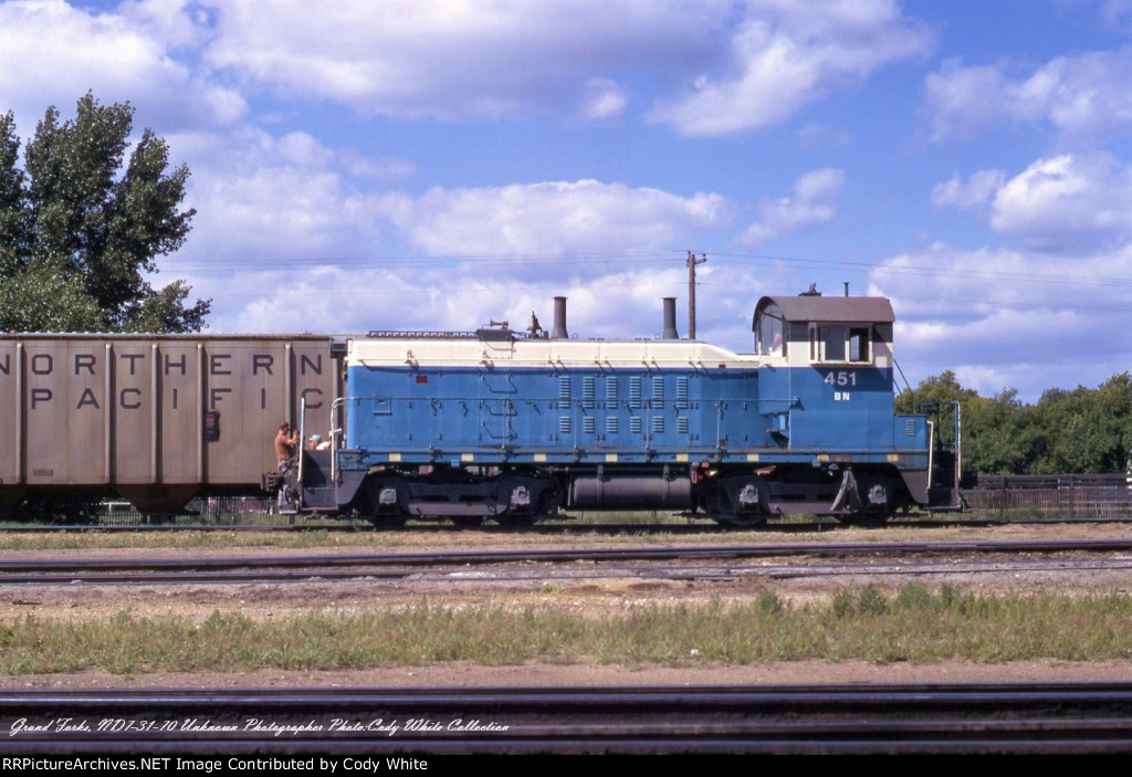 Burlington Northern NW2 451